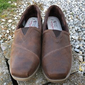 Sketchers BOBS Chill Luxe Buttoned Up: Brown
